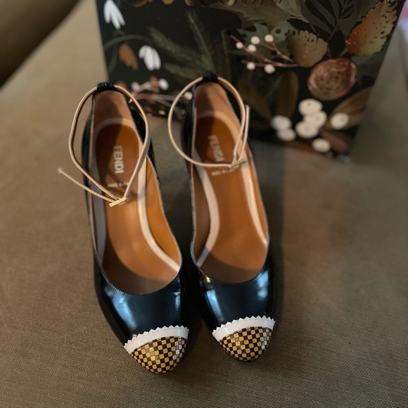 Fendi shoes - Picture 4 of 12